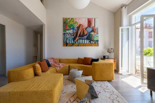 Atypical - 3Br Apartment with Mezzanine City Centre