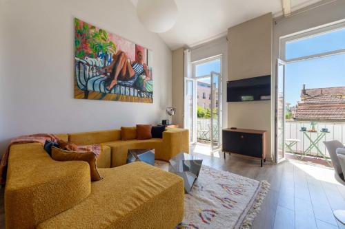 Atypical - 3Br Apartment with Mezzanine City Centre