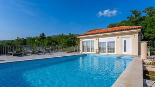Holiday Home Sparks - Sea View by Villas Guide