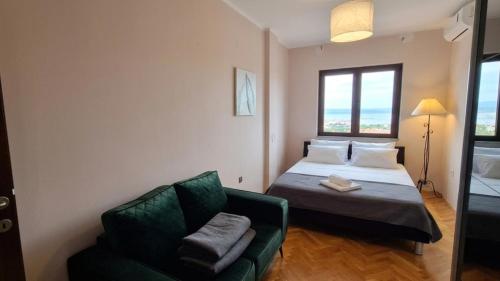 Holiday Home Sparks - Sea View by Villas Guide