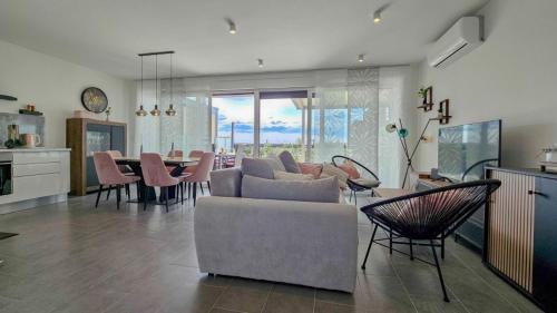 Sea House 2