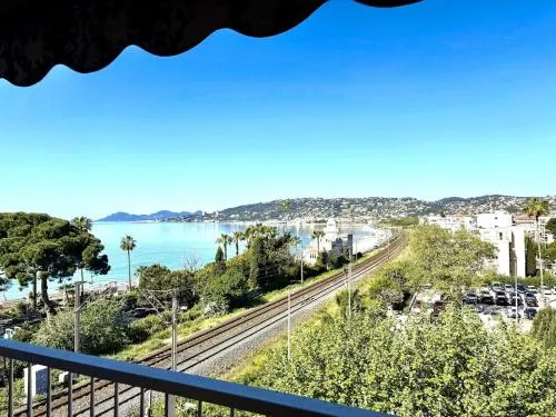 Studio moderne, proche plage, climatisation photo 1