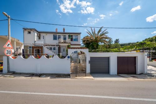 House Marin with 2 Apartments 10 m from sea