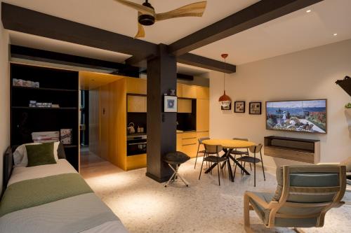Cascais Modern Retreat with Private Courtyard