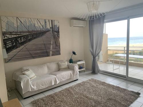 Vue mer exceptionnelle T3, clim, piscine, parking privé 4GRSUD504