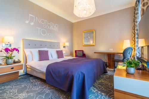 Hotel Schweizerhof Luzern — Bedroom