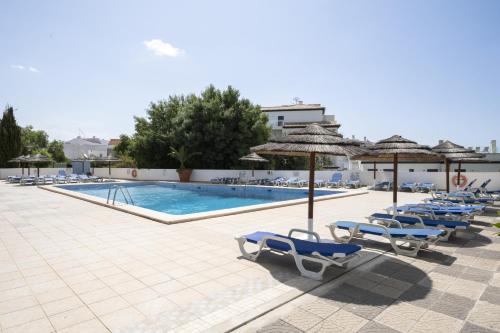Albufeira Olympics 1BR Apartment with Pool & Balcony, by Hopstays