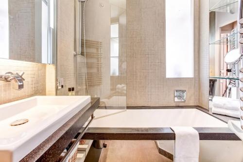 GuestReady - Spacious stay near Champs-Elysées