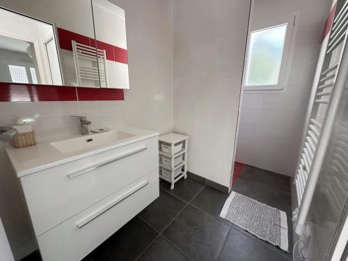 Petite dépendance au calme - jardin partagé et logement privé