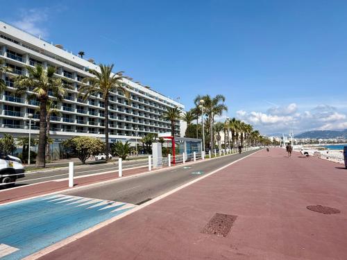 Grand studio de 30 m2 Promenade des Anglais - vue sur ville