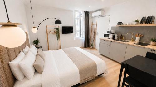 Lovely Renovated Studio Golden Square Pedestrian