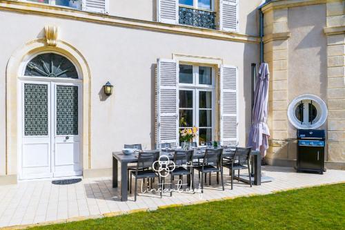 Villa élégante 5 chambres - 24H du Mans - Piscine Chauffée & Garage