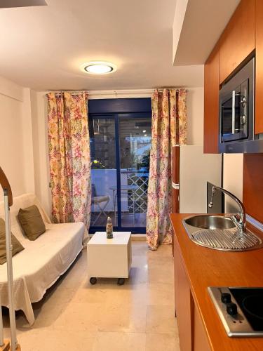Duplex with Pool Garage Easy walk to the Sea