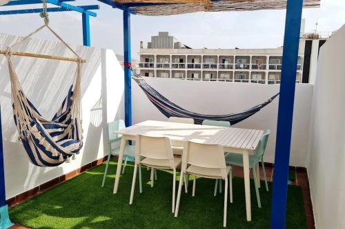 Duplex with Pool Garage Easy walk to the Sea