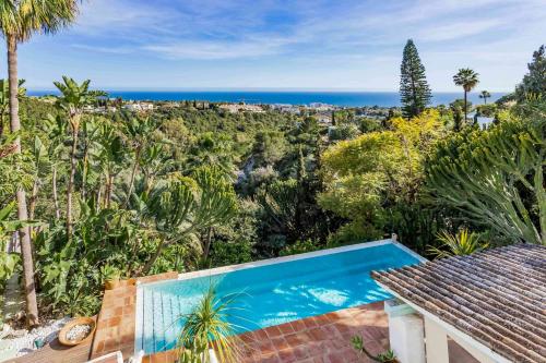 Artist's Villa Facing The Sea In Sierra Blanca