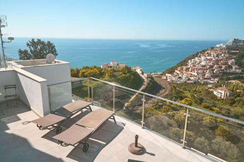 Penthouse Balcon del Mar Deluxe 4 - 3 Terraces, Heated Pool & Sea Views in Nerja