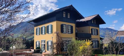 Großes Apartment mit weitläufigem Garten, Naturteich & Bergblick