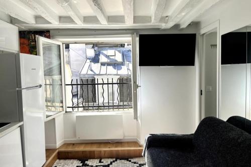 Opera 9th Rooftop Studio Full of Character managed by Mey Agency