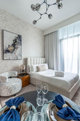 Nasma Luxury Stays - Stylish living in Azizi Riviera