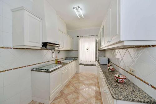 Stone's Throw - Front line apartment in Nazaré