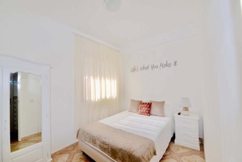 Stone's Throw - Front line apartment in Nazaré