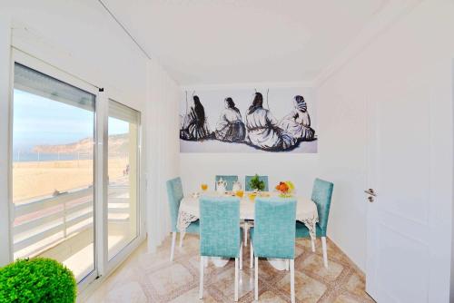 Stone's Throw - Front line apartment in Nazaré