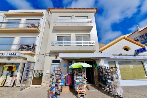 Stone's Throw - Front line apartment in Nazaré