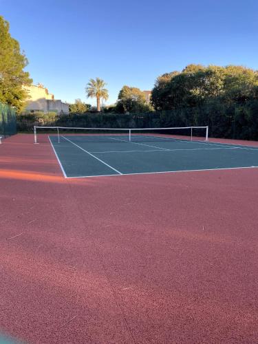 Galaxie Studio avec Coin nuit Piscine Tennis Clim