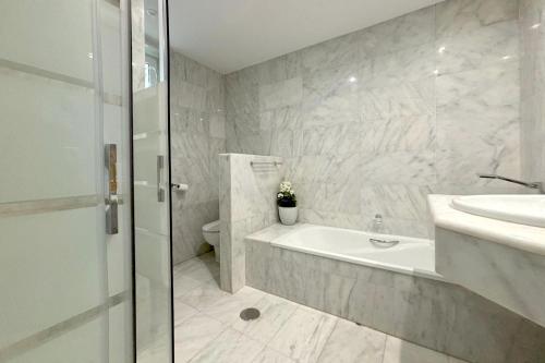 Estepona Port Apartment BAYWATCH