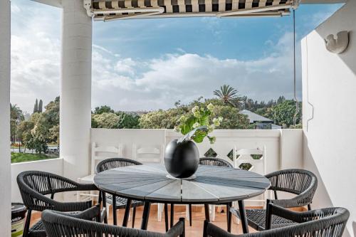 Beach front apartment in Puerto Banus