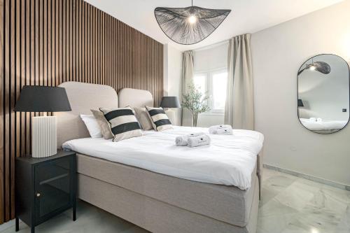 Beach front apartment in Puerto Banus