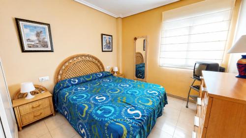 Apartamento Sergi en Denia con terraza, parking y piscina a 150m de la playa by Family Homes