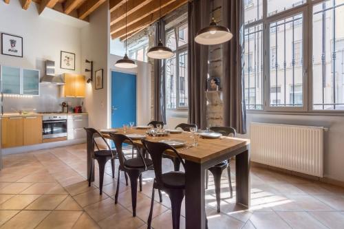 GuestReady - Bright and Modern Croix-Paquet Loft