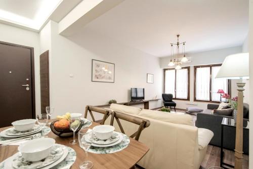 'Socrates' Apartment In The Heart Of Athens