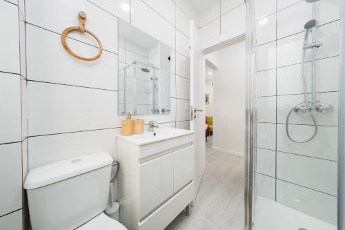 Flat in central Lisbon with AC & private kitchen
