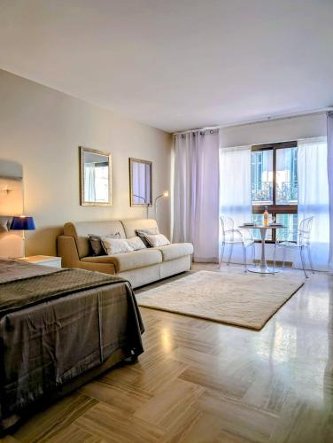 Elegant Apartment in Gray Albion - Parking, Central Cannes