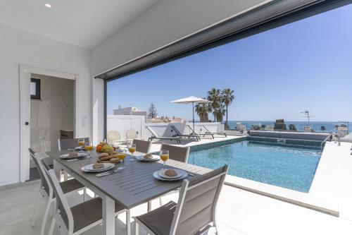 #285 Sea View Villa Jacuzzi & Large Pool