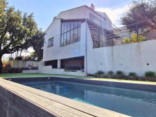 Villa de standing avec piscine chauffée & panorama