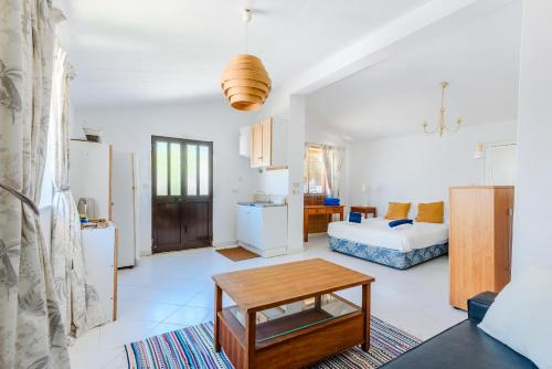 Casa no Limoeiro, Stylish Countryside Retreat Near