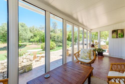 Casa no Limoeiro, Stylish Countryside Retreat Near
