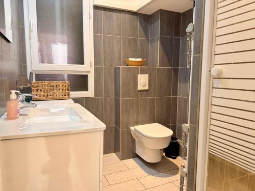 5 SADE - Apartment in Antibes old town