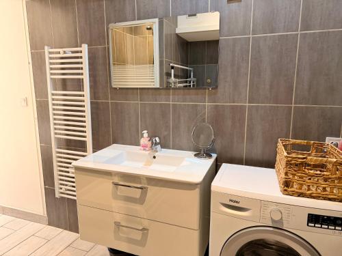 5 SADE - Apartment in Antibes old town