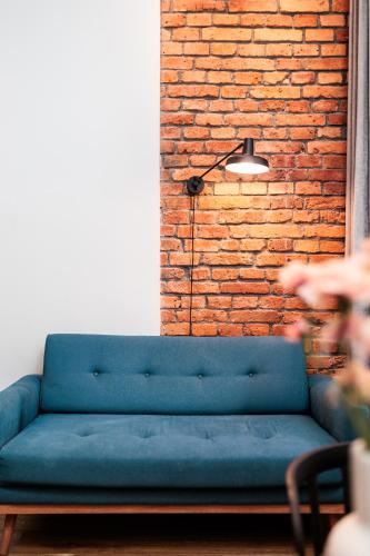 Cozy Mezzanine Studio - Old Town - by Upstairs