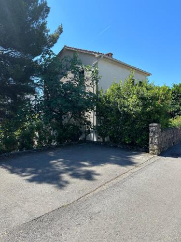 White Apartment Krk With Private Garden