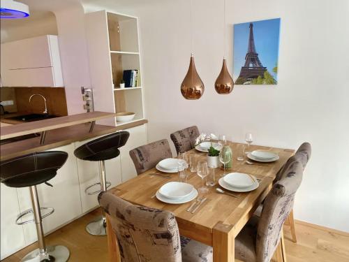 60 m2 Central Rooftop Apartment with AC