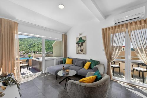 Modern Apartment with Jacuzzi & Sea View - Volare