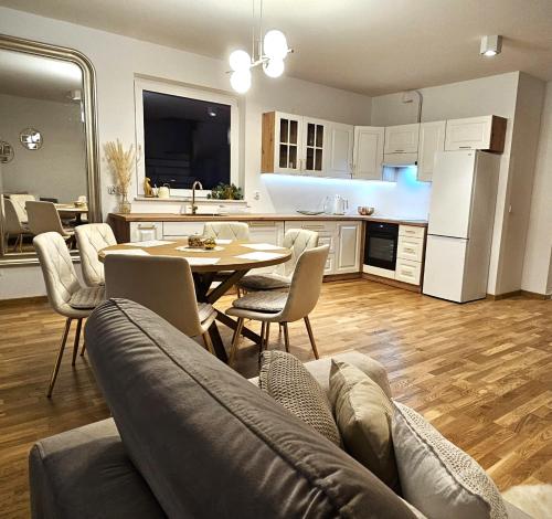 Apartgold Zakopane luksusowy apartament z trzema sypialniami i ogródkiem