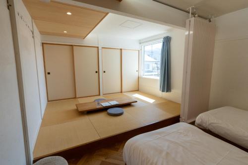 Square 8 HAKUBA RETREAT by UNPLAN
