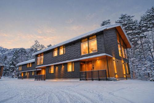 Hakuba Amber Echoland MrT by Jade Villa