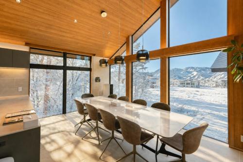 Hakuba Amber Echoland MrT by Jade Villa